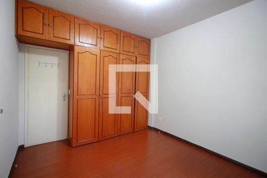Suíte de apartamento para alugar com 2 quartos, 75m² em Funcionários, Belo Horizonte
