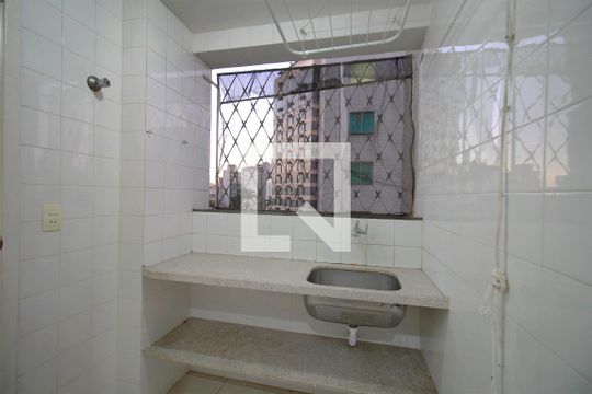 Área de Serviço de apartamento para alugar com 2 quartos, 75m² em Funcionários, Belo Horizonte