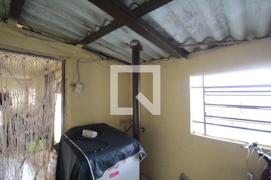 Quarto de Serviço de casa à venda com 3 quartos, 150m² em Primeiro de Maio, Belo Horizonte