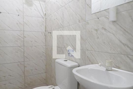 Banheiro de casa para alugar com 1 quarto, 32m² em Piedade, Rio de Janeiro