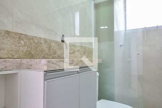 Banheiro de apartamento para alugar com 2 quartos, 42m² em Jardim Boa Vista, São Paulo