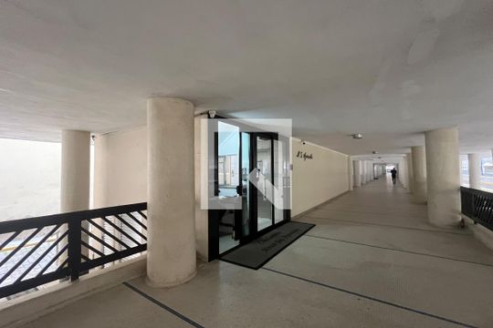 Fachada do bloco de apartamento para alugar com 1 quarto, 52m² em Aparecida, Santos