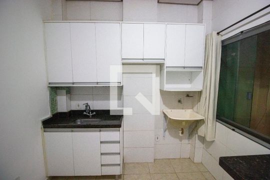 Cozinha de apartamento para alugar com 1 quarto, 32m² em Setor Habitacional Vicente Pires (taguatinga), Brasília