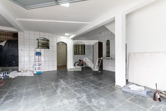 Garagem de casa para alugar com 2 quartos, 80m² em Jardim Maria Estela, São Paulo
