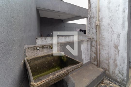 Área de Serviço de casa para alugar com 2 quartos, 119m² em Jardim Rodolfo Pirani, São Paulo