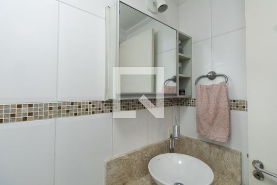Banheiro da Suite de apartamento à venda com 2 quartos, 52m² em Vila Mazzei, São Paulo