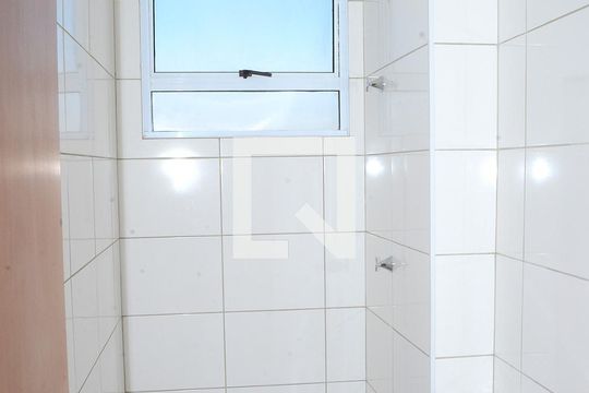 Banheiro de apartamento para alugar com 2 quartos, 41m² em São Gabriel, Belo Horizonte