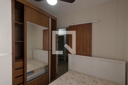 Quarto  de apartamento para alugar com 1 quarto, 45m² em Embaré, Santos