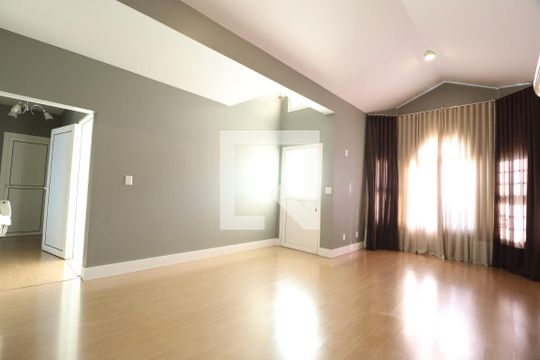 Sala 1 de casa de condomínio para alugar com 4 quartos, 316m² em Nova Uberlândia, Uberlândia