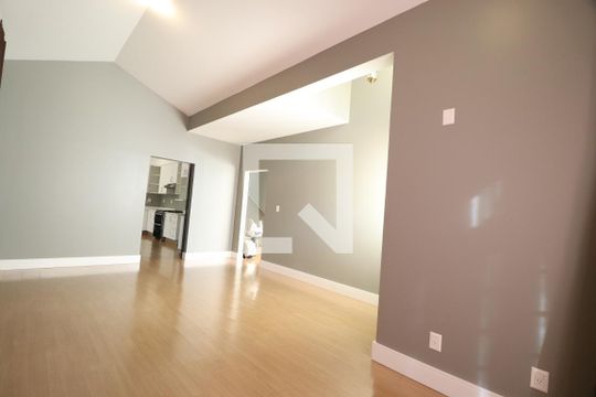 Sala 1 de casa de condomínio para alugar com 4 quartos, 316m² em Nova Uberlândia, Uberlândia