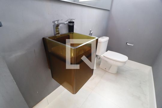 Lavabo de casa de condomínio para alugar com 4 quartos, 316m² em Nova Uberlândia, Uberlândia
