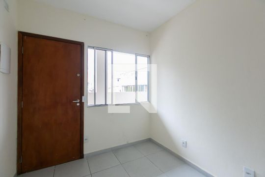 Sala de apartamento para alugar com 2 quartos, 35m² em Jardim Itapemirim, São Paulo