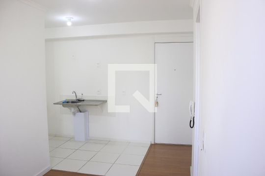 Sala de apartamento para alugar com 2 quartos, 36m² em Vila das Bandeiras, Guarulhos