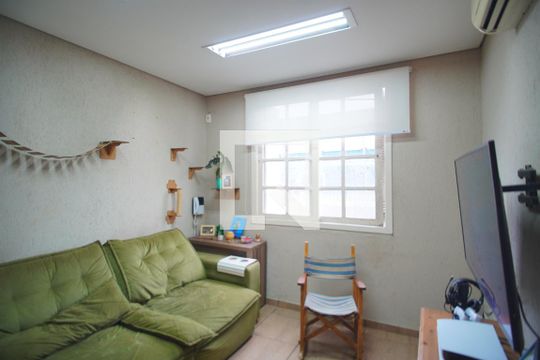 Casa à venda com 5 quartos, 300m² em Santa Maria Goretti, Porto Alegre
