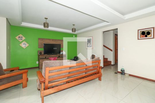 Sala de casa para alugar com 4 quartos, 238m² em Jardim Itu, Porto Alegre