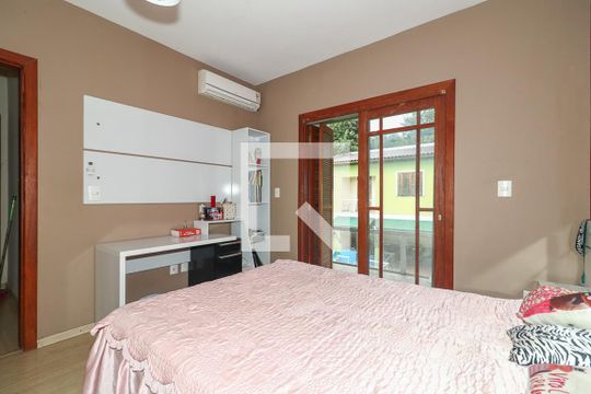 Quarto 1 de casa para alugar com 4 quartos, 238m² em Jardim Itu, Porto Alegre
