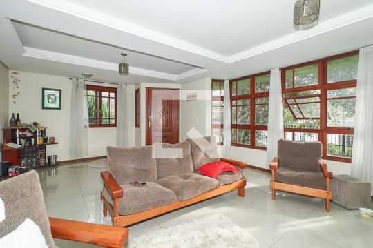 Sala de casa para alugar com 4 quartos, 238m² em Jardim Itu, Porto Alegre