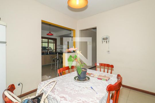 Sala de Jantar de casa para alugar com 4 quartos, 238m² em Jardim Itu, Porto Alegre
