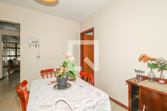 Sala de Jantar de casa para alugar com 4 quartos, 238m² em Jardim Itu, Porto Alegre