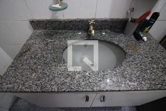 Banheiro Suíte  de casa para alugar com 4 quartos, 217m² em Vila Caminho do Mar, São Bernardo do Campo