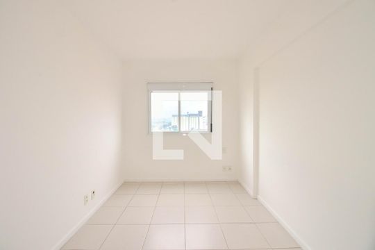 Suíte de apartamento à venda com 2 quartos, 67m² em São Geraldo, Porto Alegre