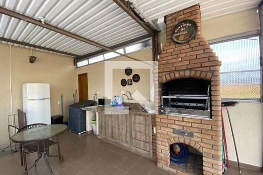 Casa à venda com 4 quartos, 219m² em Vila Ipojuca, São Paulo