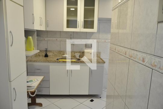 Cozinha de apartamento à venda com 2 quartos, 60m² em Engenho Novo, Rio de Janeiro