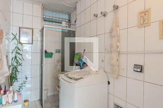 Banheiro de apartamento para alugar com 2 quartos, 75m² em Bela Vista, São Paulo