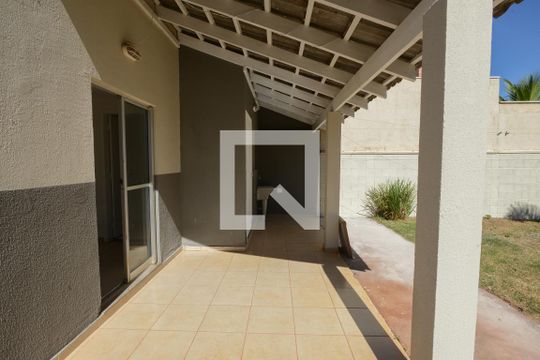 Área de Serviço de casa de condomínio para alugar com 3 quartos, 108m² em Condomínio Guaporé, Ribeirão Preto
