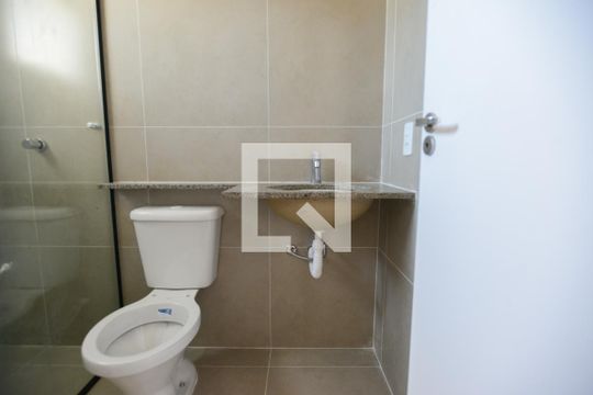 Banheiro de casa de condomínio para alugar com 3 quartos, 108m² em Condomínio Guaporé, Ribeirão Preto