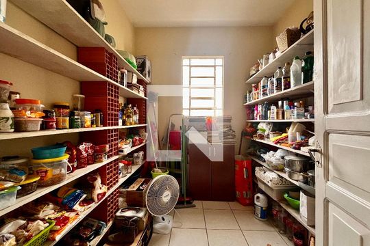 Despensa de casa à venda com 4 quartos, 295m² em Parque Taquaral, Campinas