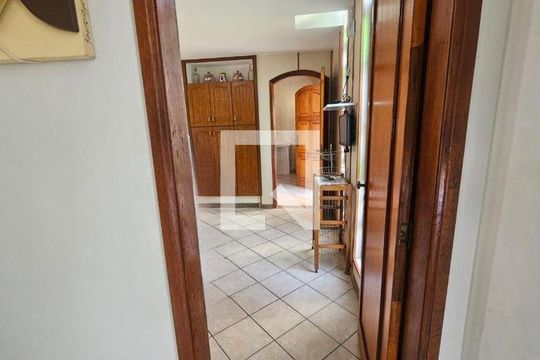 Casa à venda com 3 quartos, 259m² em Maria Paula, Niterói
