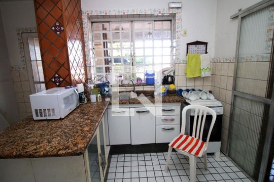 Cozinha de casa à venda com 3 quartos, 357m² em Brás de Pina, Rio de Janeiro