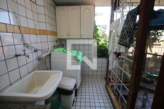 Área de Serviço de casa à venda com 3 quartos, 357m² em Brás de Pina, Rio de Janeiro