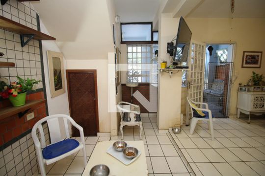 Sala de casa à venda com 3 quartos, 357m² em Brás de Pina, Rio de Janeiro