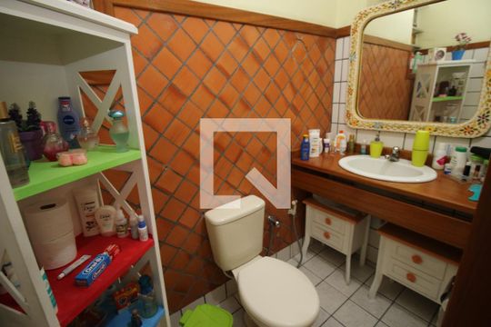 Banheiro Social de casa à venda com 3 quartos, 119m² em Brás de Pina, Rio de Janeiro