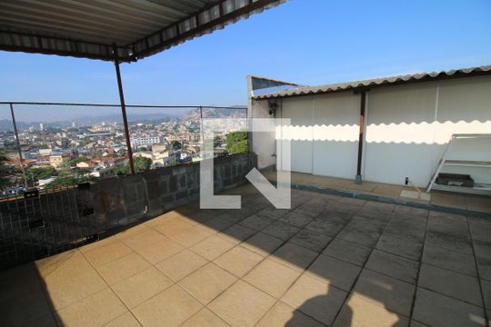 Terraço de casa à venda com 3 quartos, 119m² em Brás de Pina, Rio de Janeiro