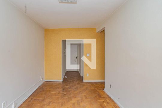 Sala de apartamento para alugar com 2 quartos, 85m² em Aclimação, São Paulo