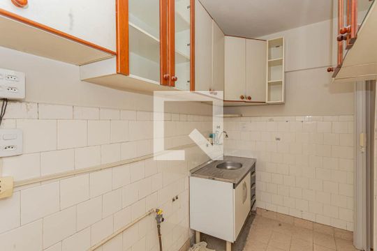 Cozinha de apartamento para alugar com 2 quartos, 85m² em Aclimação, São Paulo
