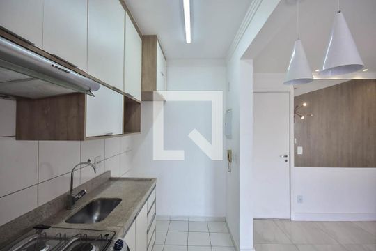 Cozinha de apartamento para alugar com 2 quartos, 47m² em Vila Andrade, São Paulo