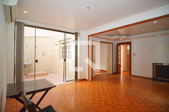 Sala de Estar de apartamento à venda com 2 quartos, 121m² em Petrópolis, Porto Alegre