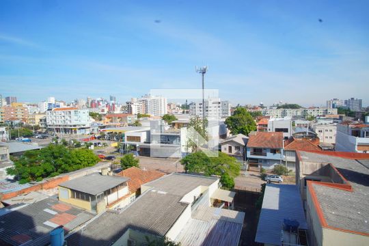 Sala - Vista de apartamento para alugar com 2 quartos, 90m² em Santa Maria Goretti, Porto Alegre