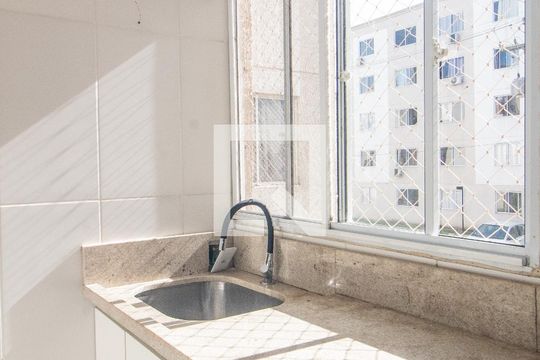 Área de Serviço de apartamento para alugar com 2 quartos, 45m² em Hípica, Porto Alegre