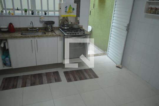 Cozinha de casa para alugar com 2 quartos, 134m² em Vila Santa Isabel, São Paulo