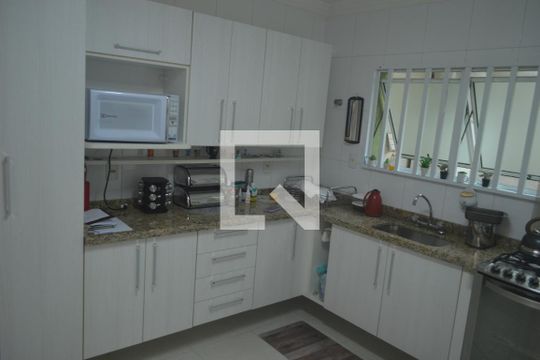 Cozinha de casa para alugar com 2 quartos, 134m² em Vila Santa Isabel, São Paulo