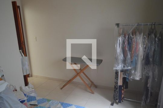Quarto 1 de casa para alugar com 2 quartos, 134m² em Vila Santa Isabel, São Paulo