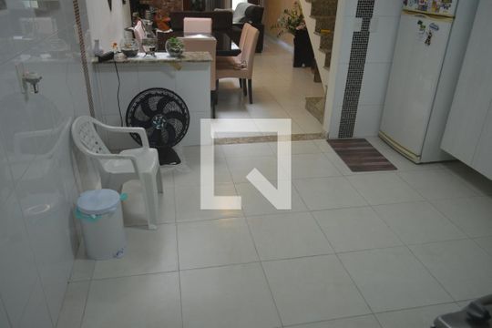 Cozinha de casa para alugar com 2 quartos, 134m² em Vila Santa Isabel, São Paulo