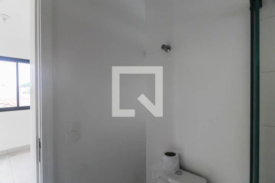 Banheiro de kitnet/studio à venda com 1 quarto, 37m² em Vila Ivone, São Paulo
