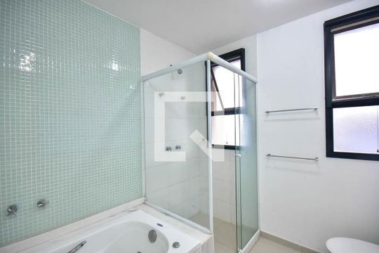 Banheiro da Suíte 3 de apartamento à venda com 3 quartos, 206m² em Jardim Panorama, São Paulo