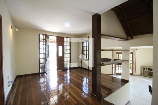 Casa de Condomínio à venda com 3 quartos, 160m² em Taquara, Rio de Janeiro